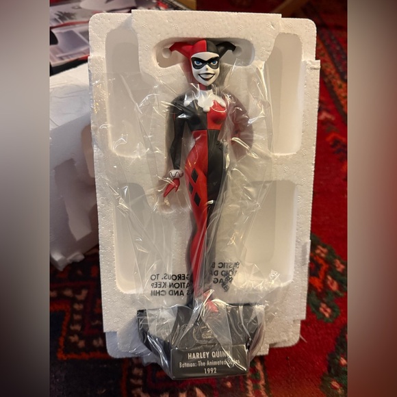 DC Comics Classic Animation Maquette Series Harley Quinn 1992 #148 DC Direct - Picture 5 of 7